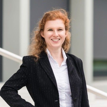 Julia  Wache